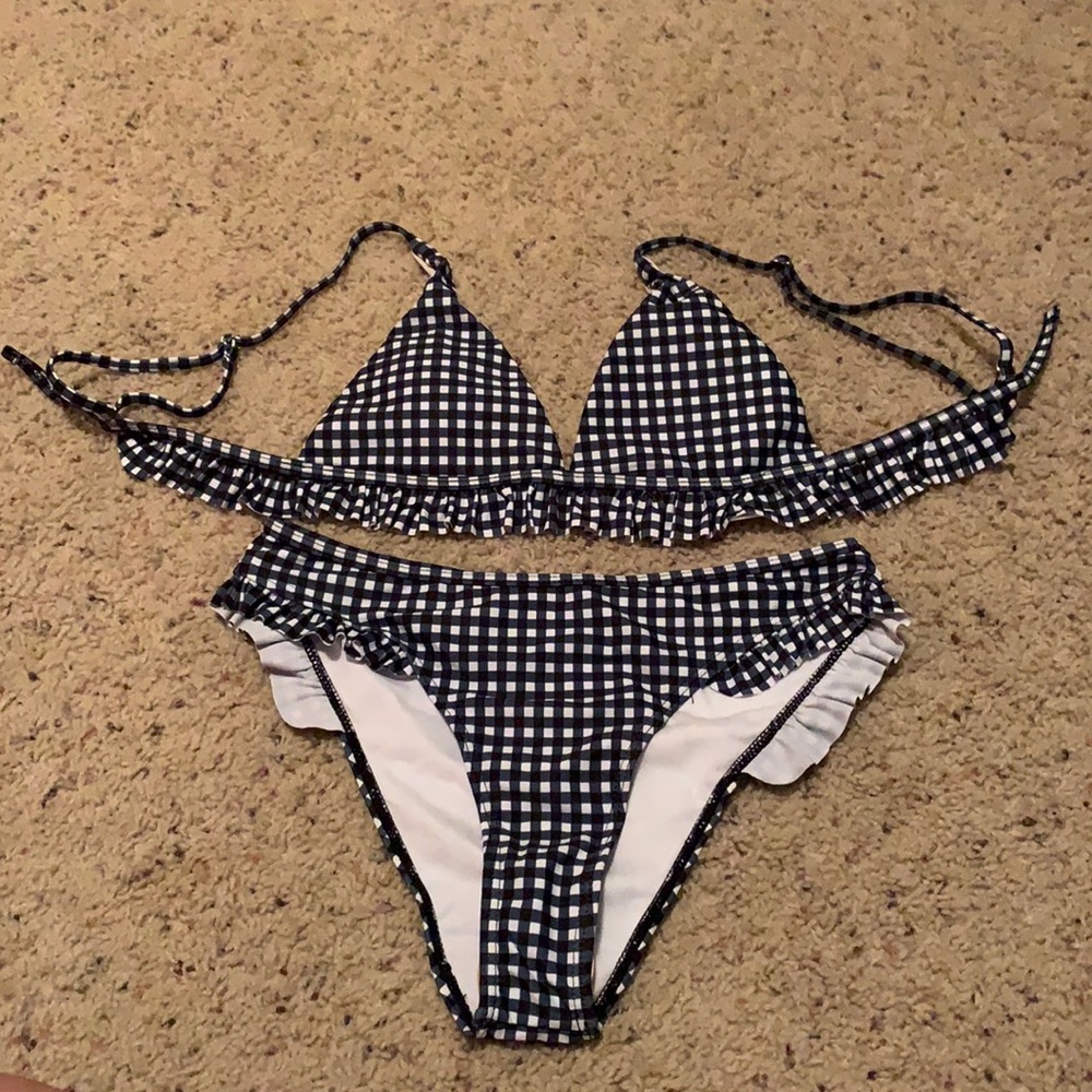 New/Never Worn Ruffle Patterned Bikini